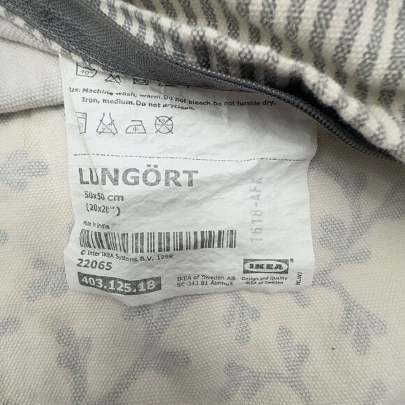 lot of 2 IKEA Lungfort Reversible Gray/White Zippered Pillow Covers 20x20 - Picture 4 of 6